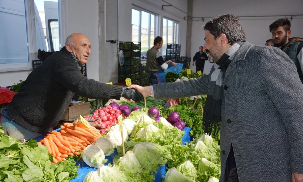 Kırka Kapalı Pazar Yeri Esnafı Da Vatandaşı Da Menmnun Etti