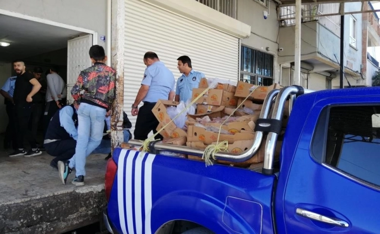 Şanlıurfa’da 1 ton bozuk tavuk eti ele geçirildi