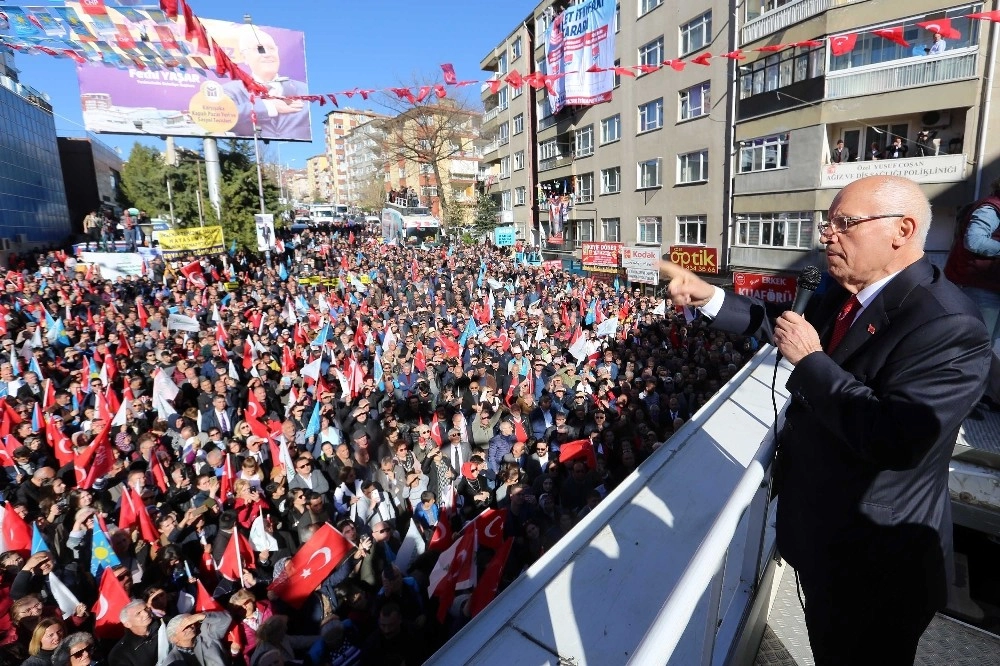 Akşener, Yenimahallede