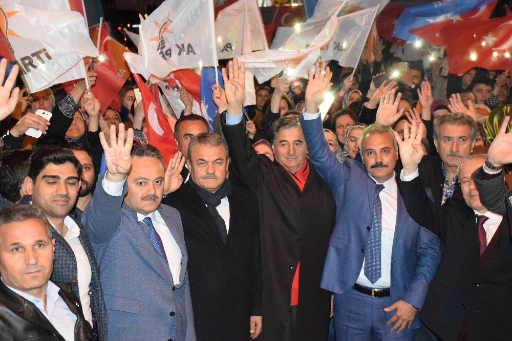 Ak Yürüyüşler Yoğun Katılım İle Başladı