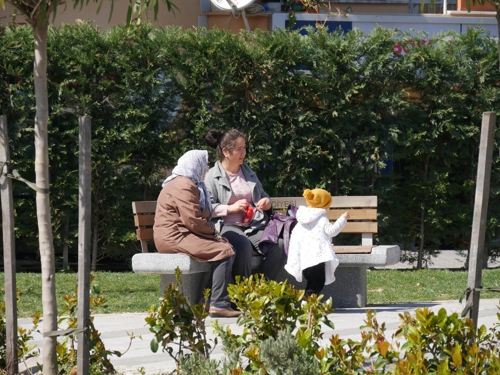 Büyük Atatürk Parkı,  Sosyal Donatı Alanlarıyla İstanbullulara Hizmet Veriyor