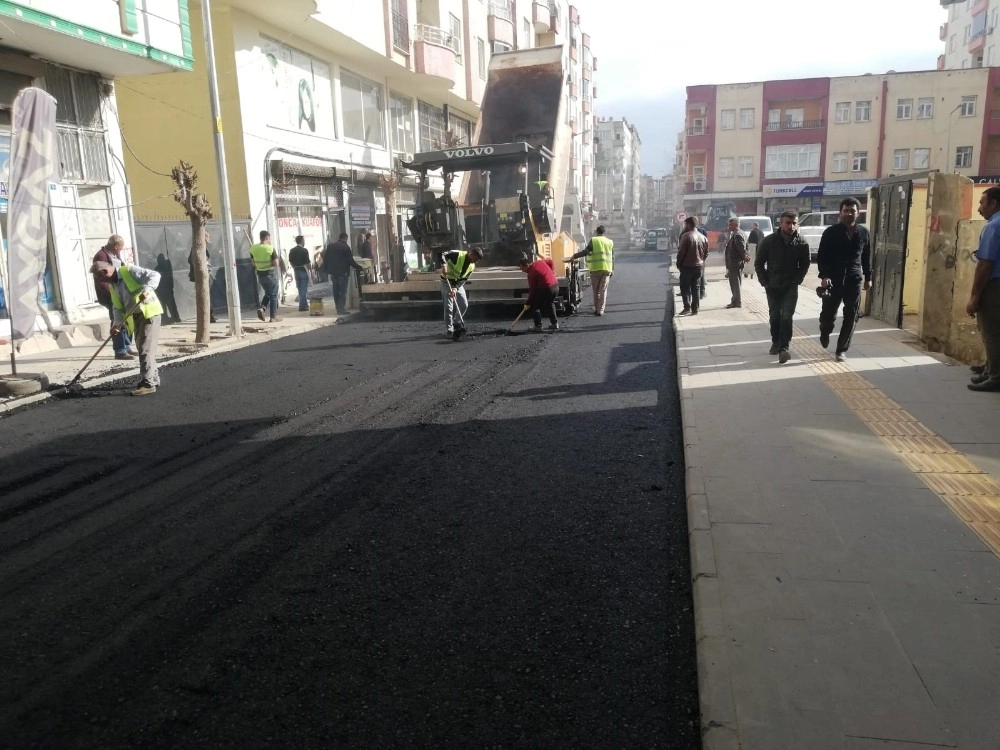 Bismilde Sıcak Asfalt Çalışmalarına Başlandı