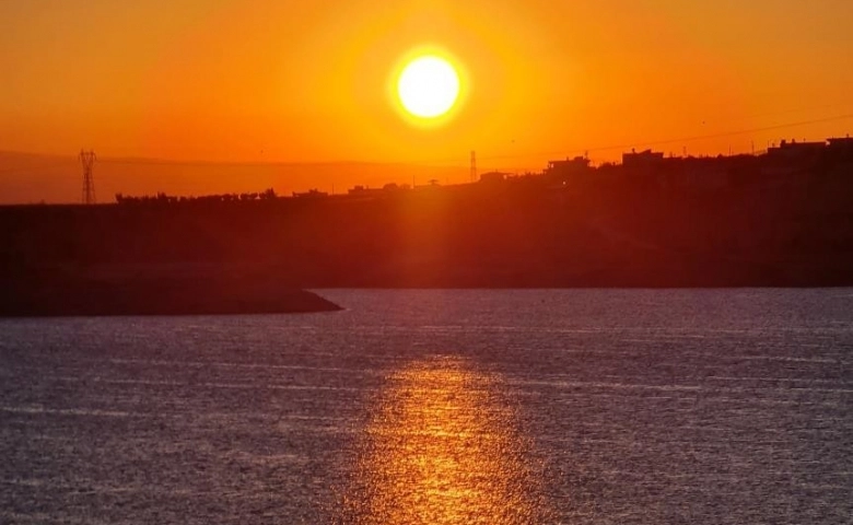 Kahramanmaraş'ta güneşin doğuşu görsel şölen sunuyor