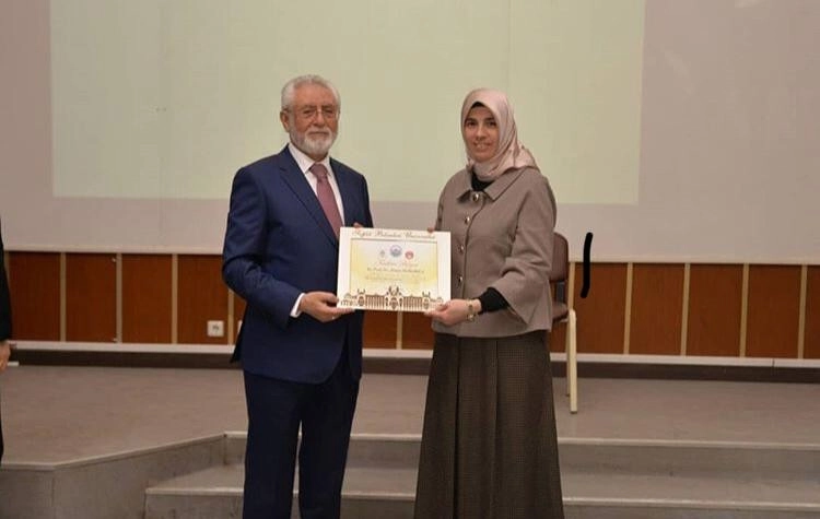 Maü Rektörü Ağırakça, İstanbulda Öğrencilerle Buluştu