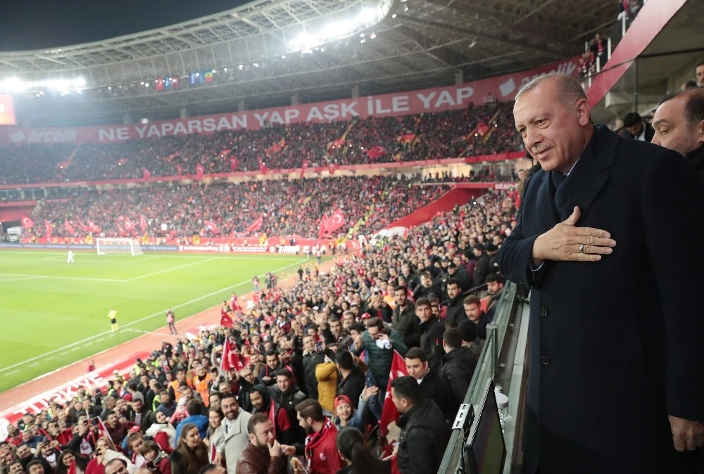 Cumhurbaşkanı Erdoğandan Eskişehirspora Reklam Panosu Jesti