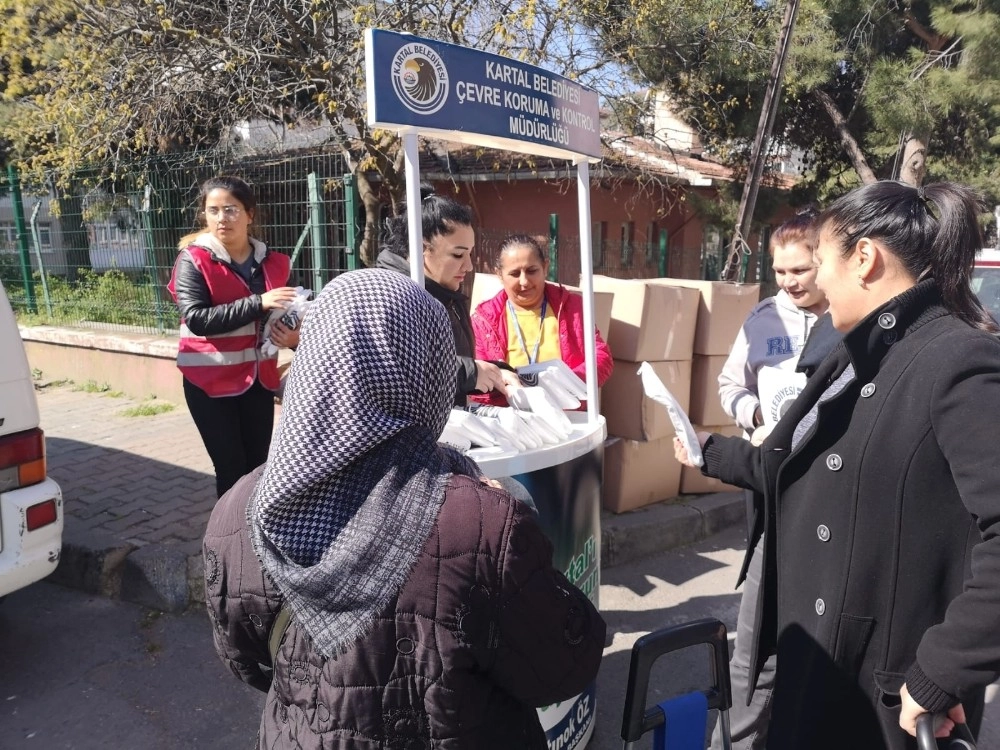 Kartal Belediyesinden Bez Torba Dağıtımı