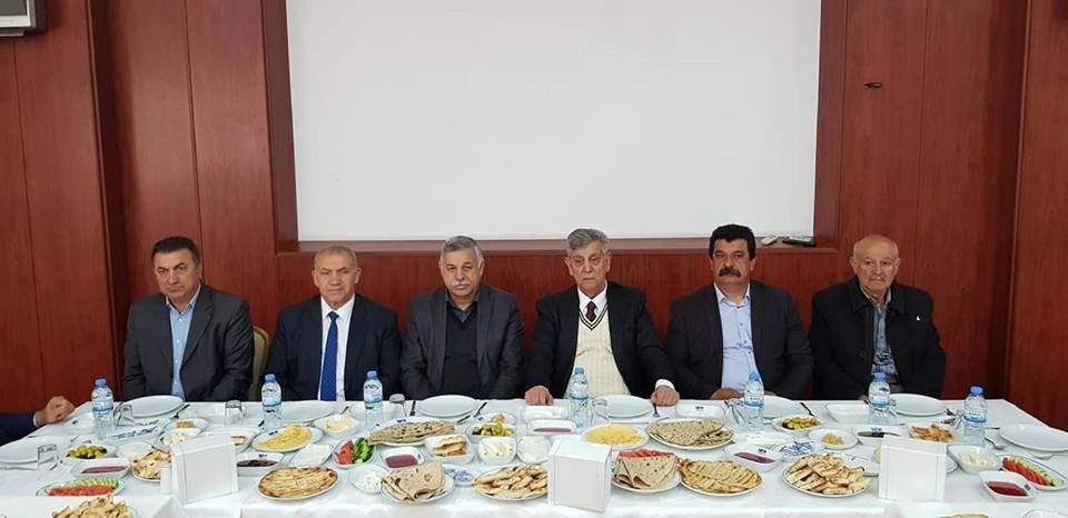 Alevi Kanaat Önderlerinden Kırmızıya Destek