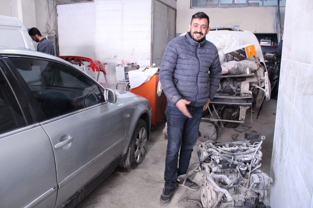 (Özel) Yedek Parça İçin Gitti, Kombici Görünce Dolandırılacağını Anladı