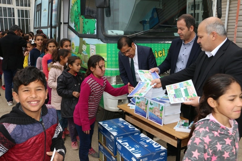 Büyükşehir, Gençleri Kitapla Buluşturmaya Devam Ediyor