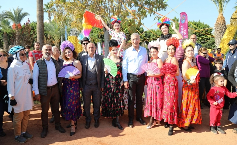 Mersin’de Narenciye Festivalinde Mezitli Standına yoğun ilgi