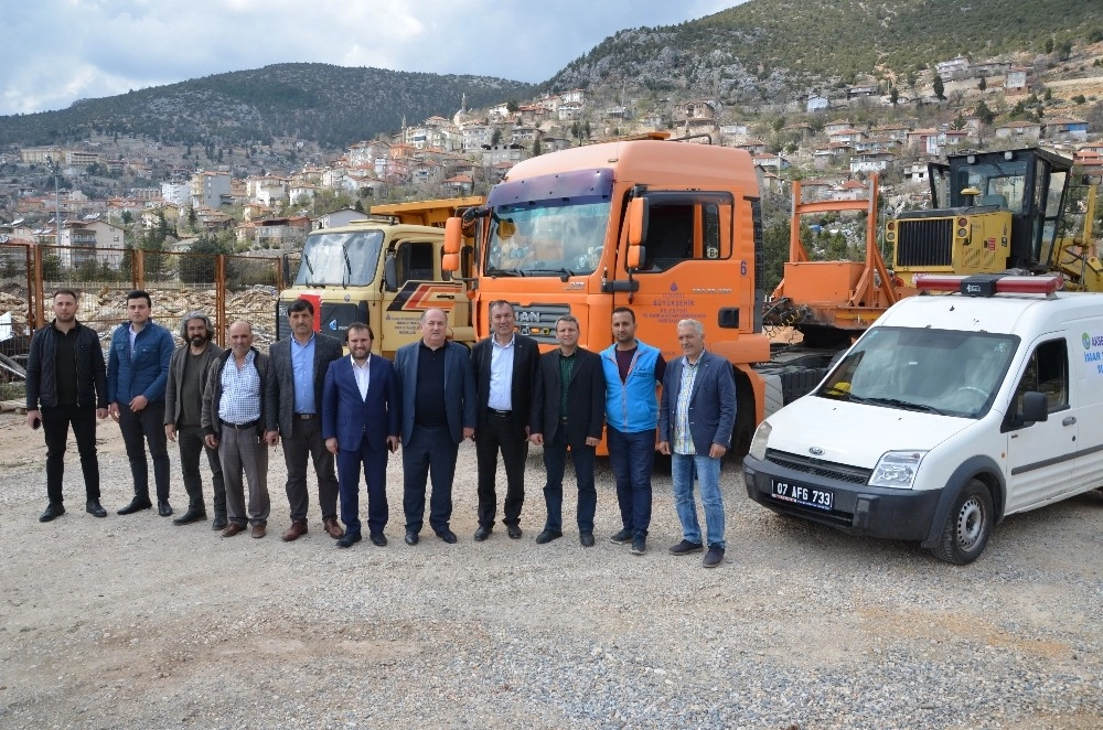 İstanbul Büyükşehir Belediyesi Akseki Belediyesine 3 Araç Hibe Etti.