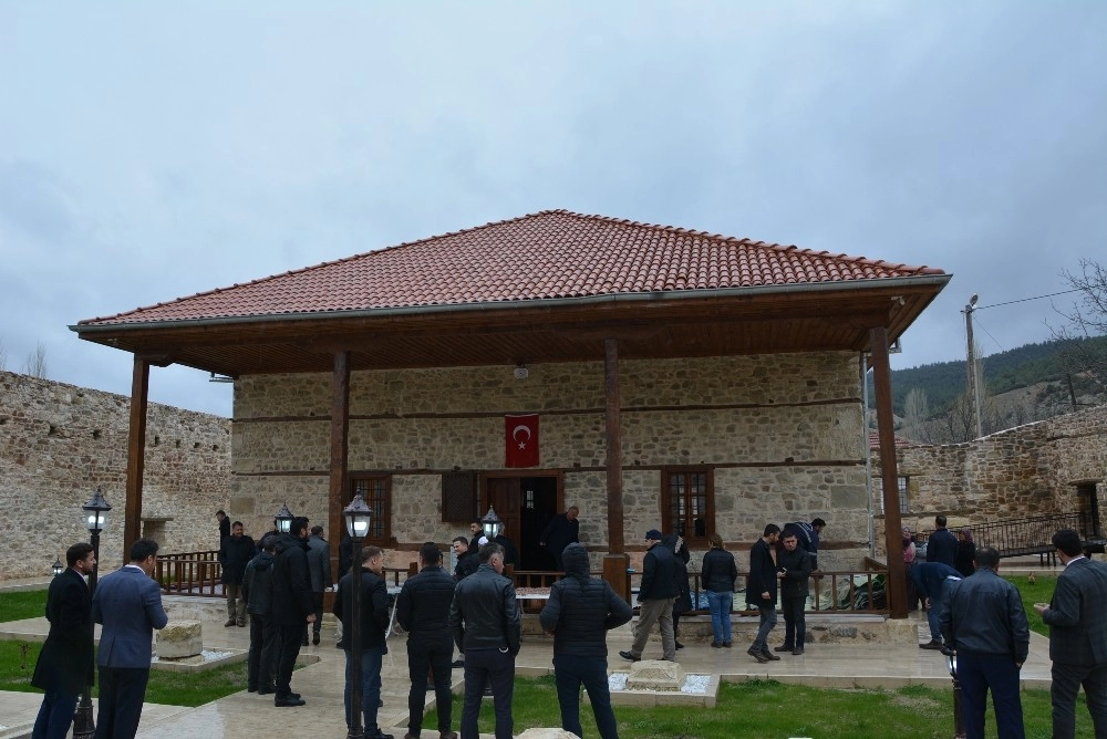 700 Yıllık Alaaddin Camii Cuma Namazıyla Yeniden İbadete Açıldı