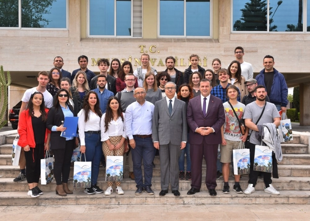 Vali Su, 12 Farklı Ülkeden Gençlik Liderlerini Ağırladı