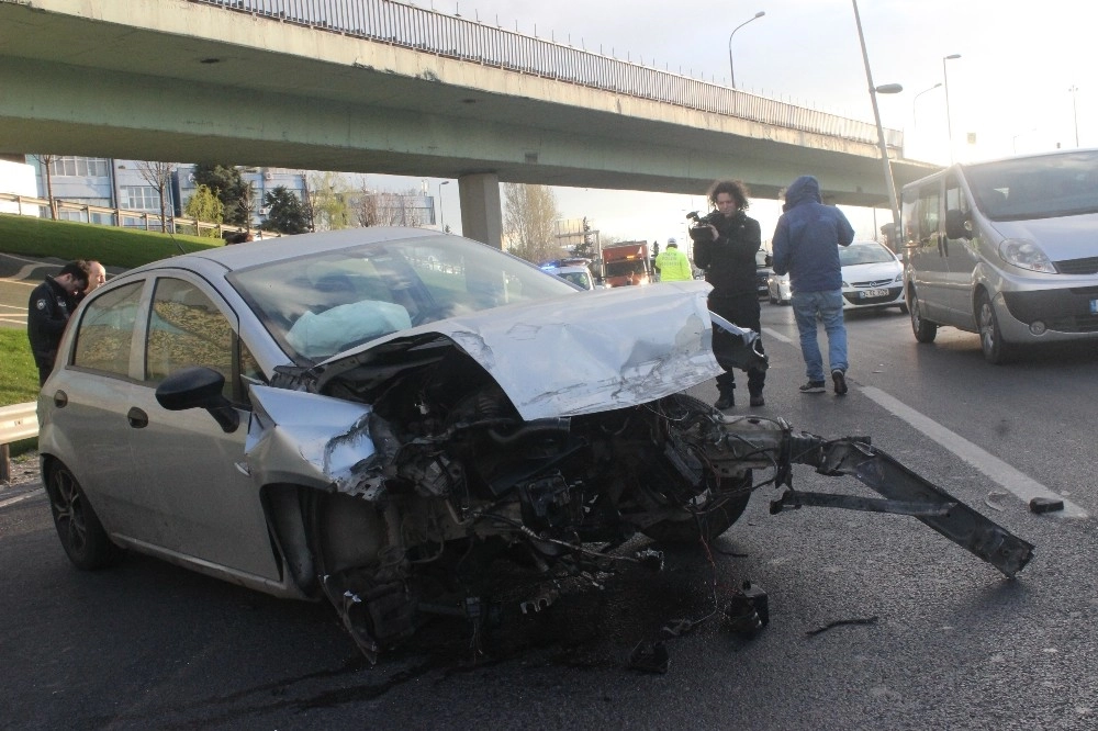 D-100 Karayolu Cevizlibağ Mevkinde Trafik Kazası; 2 Yaralı