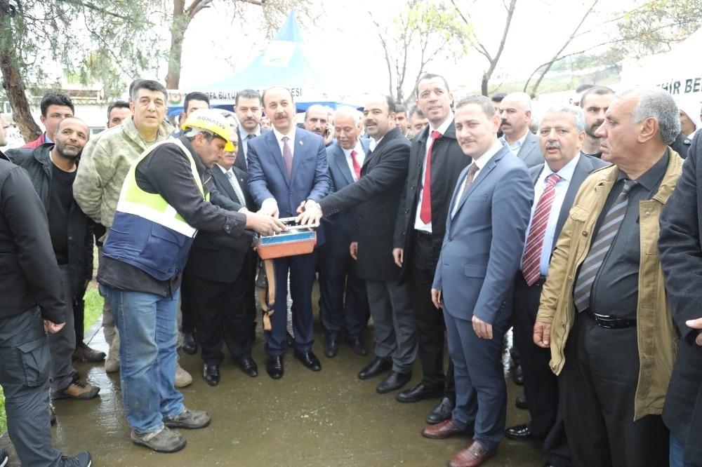 Büyükşehir Belediyesi Eyyüp Nebi Camisi Ve Külliyesini İnşa Ediyor