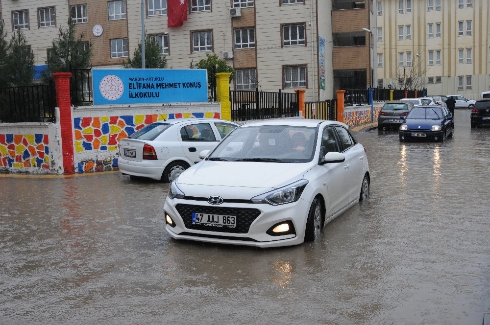 Mardinde Sağanak Sağış Seçmeni Engellemedi