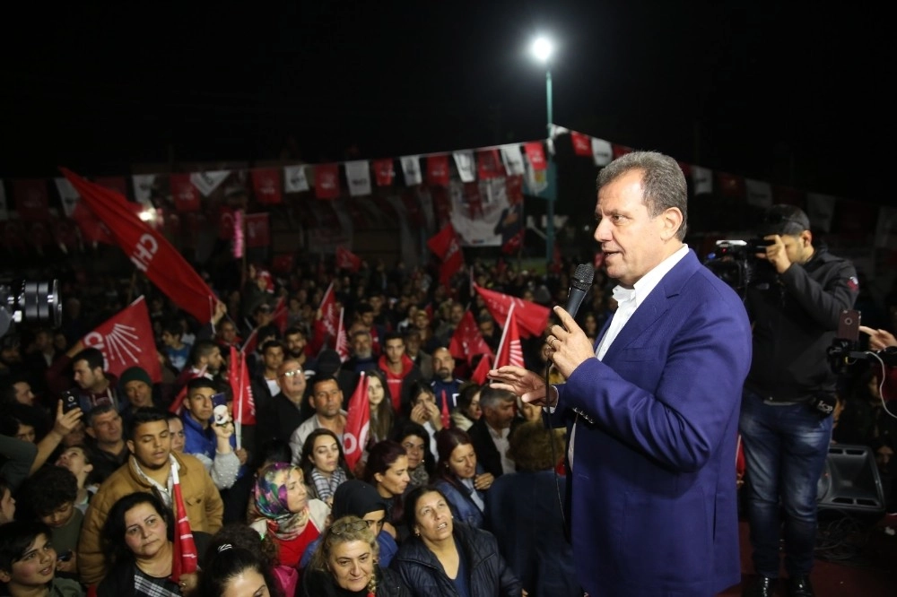 Seçer: "demokrasinin Kalbi Mersinde Atıyor"