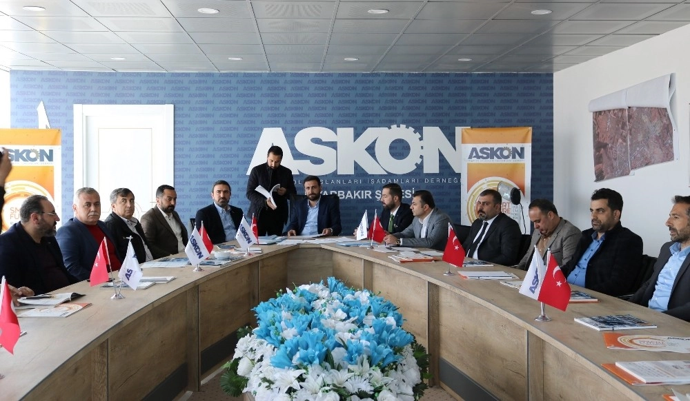 Askon, Genç Girişimcilere Sertifikalarını Dağıttı