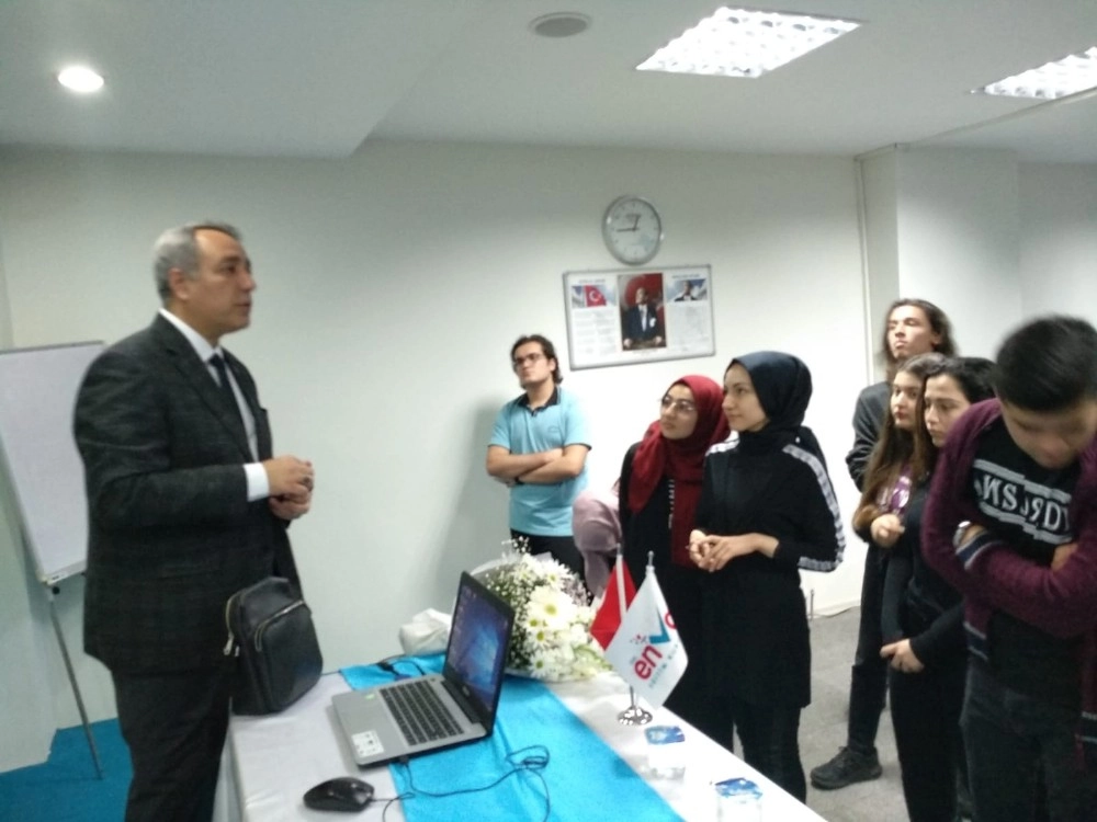 Öğrencilere  ‘Duygusal Zeka Ve Davranış Seçme Becerisi Semineri