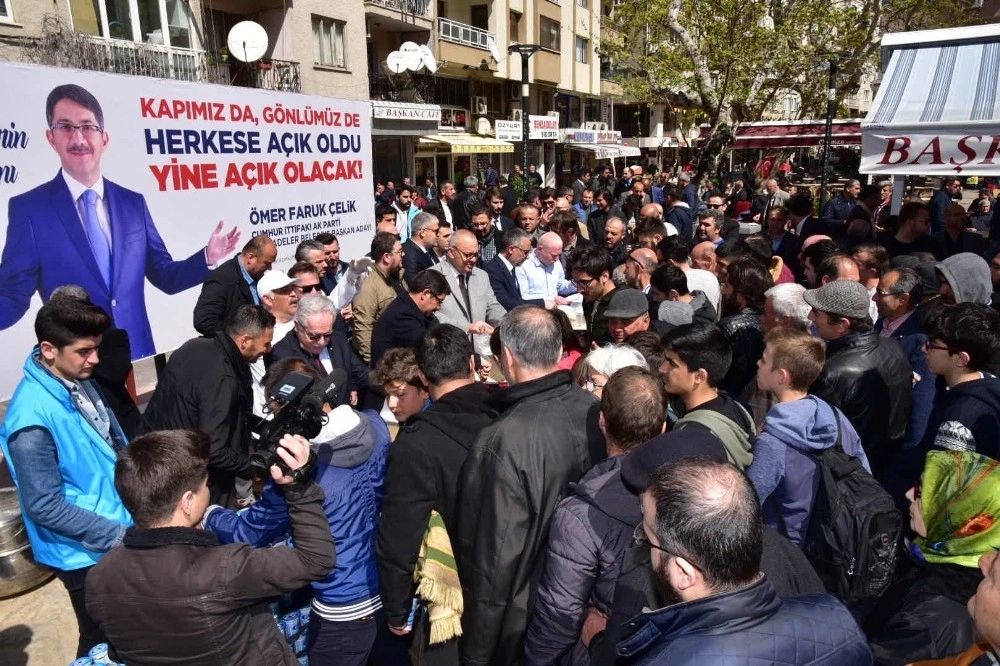 Cumhur İttifakı Yunusemre Ve Şehzadelerde Esnafla Buluştu