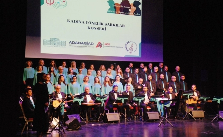 Adana’da "Kadına Yönelik Şarkılar" konseri coşku doluydu