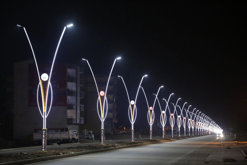 Silopi Belediyesinden Modern Işıklandırmalar Ve Peyzaj Çalışmaları