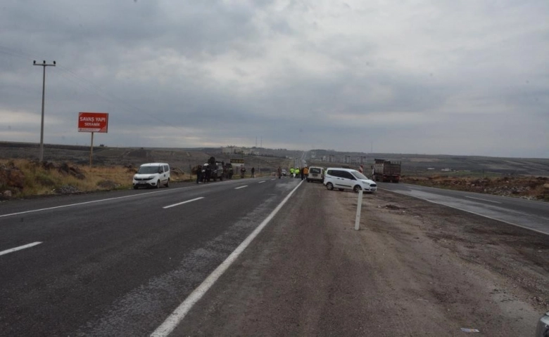 Siverek'de Kadın sürücü çalıntı otomobille ortalığı birbirine kattı