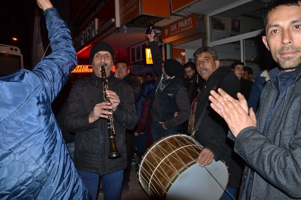 Balıkesirde Yücel Yılmaz Kazandı