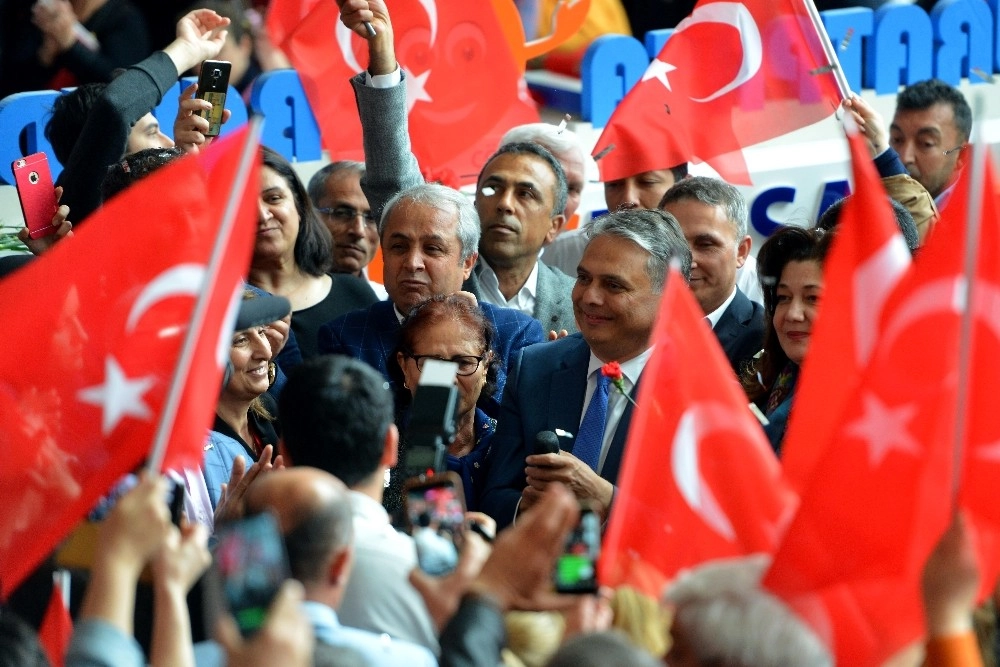 Uysalı Yeni Dönemin İlk Gününde Komşuları Karşıladı