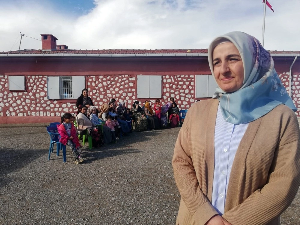 Aydınlı Gelin Mardinde Muhtar Oldu