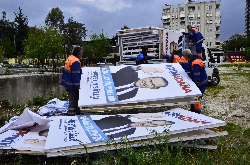 Hüseyin Sözlünün Seçim Afişleri Toplandı