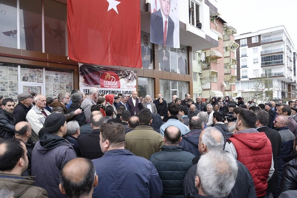 Başkan Togar Tebrikleri Kabul Ediyor