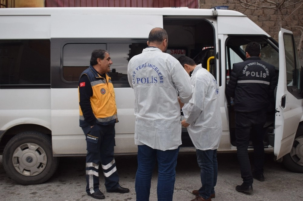 Malatay'da Apartman Bodrumunda Ceset Bulundu