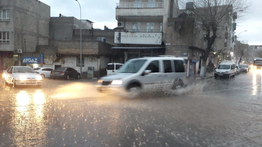 Aniden Bastıran Dolu Hayatı Olumsuz Etkiledi