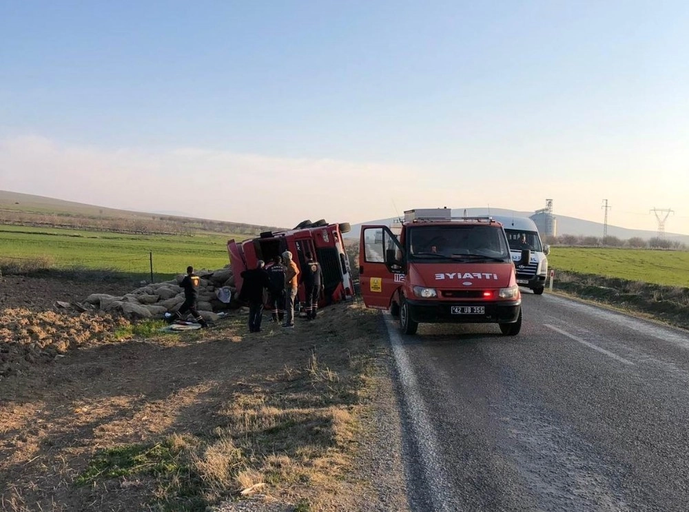 Konyada Patates Yüklü Tır Devrildi: 1 Yaralı