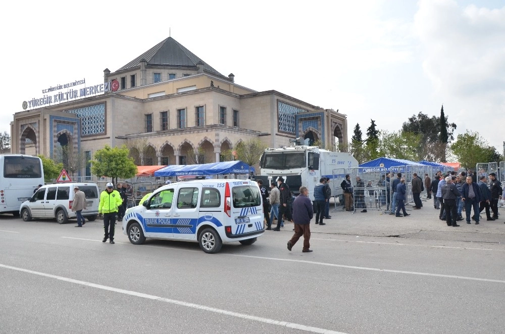 Yüreğirde Geçersiz Oyların Sayımına Başlandı