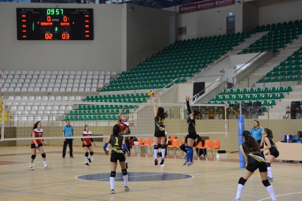 Bahar Şenlikleri Spor Heyecanı Voleybolla Sürdü