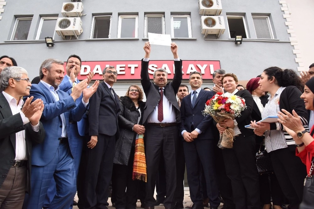 Hidayet Kılınç Mazbatasını Alıp Göreve Başladı