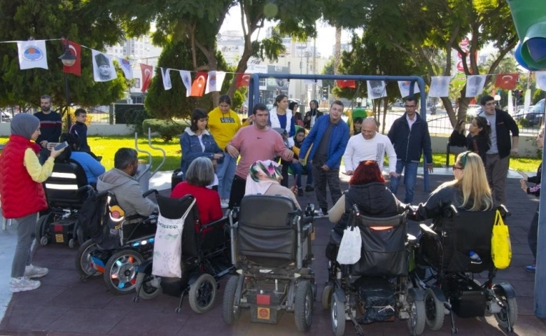 Mersin'de Engelsiz Yaşam Parkı özel misafirlerine ev sahipliği yaptı