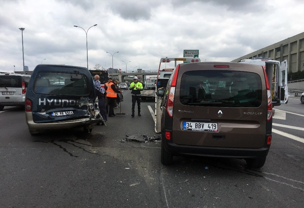 Temde Zincirleme Kazada Trafik Durma Noktasına Geldi