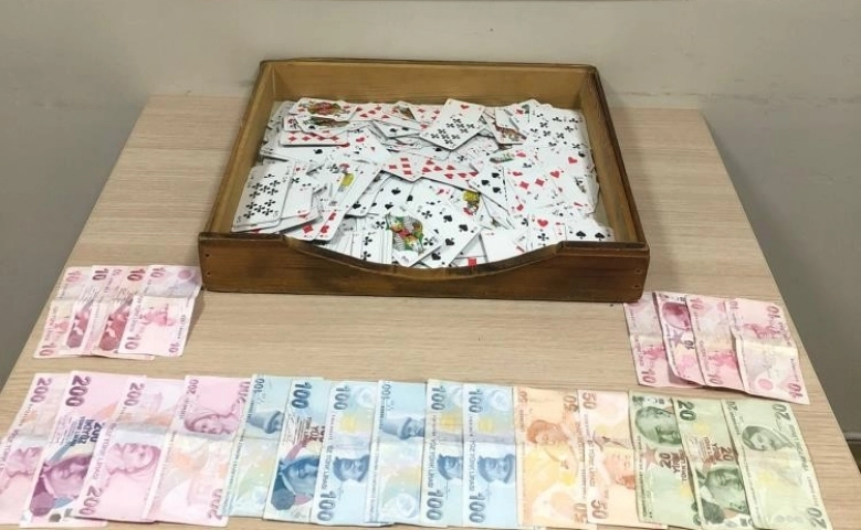 Hatay’da kumar oynayan 7 kişiye 12 bin 733 TL ceza