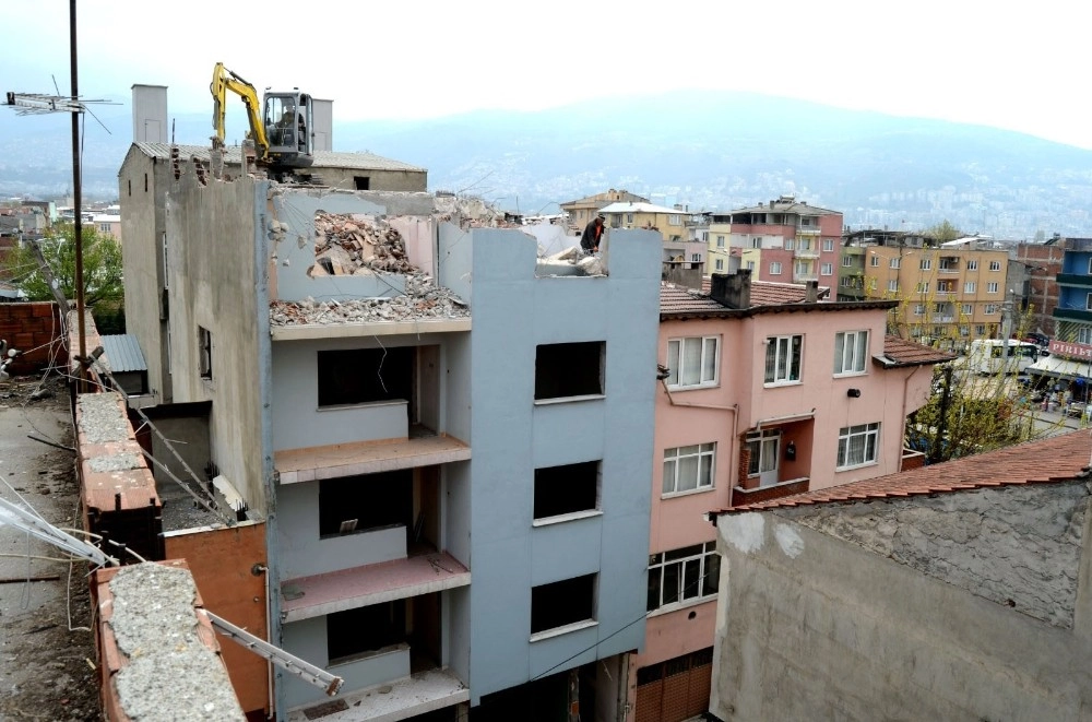 Osmangazide Riskli Bölgede Yıkımlar Devam Ediyor