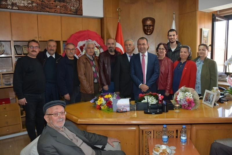 Öğrenciyken Oturduğu Koltuğa 32 Yıl Sonra Başkan Olarak Oturdu