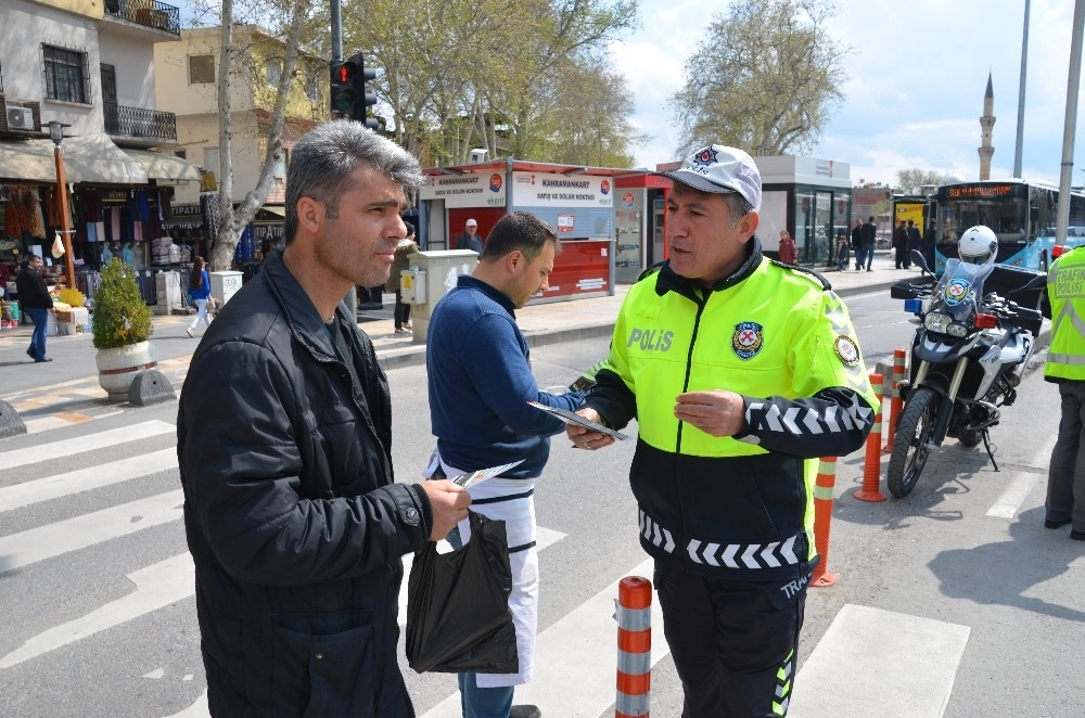 Yayalara Kırmızı Işık Uyarısı