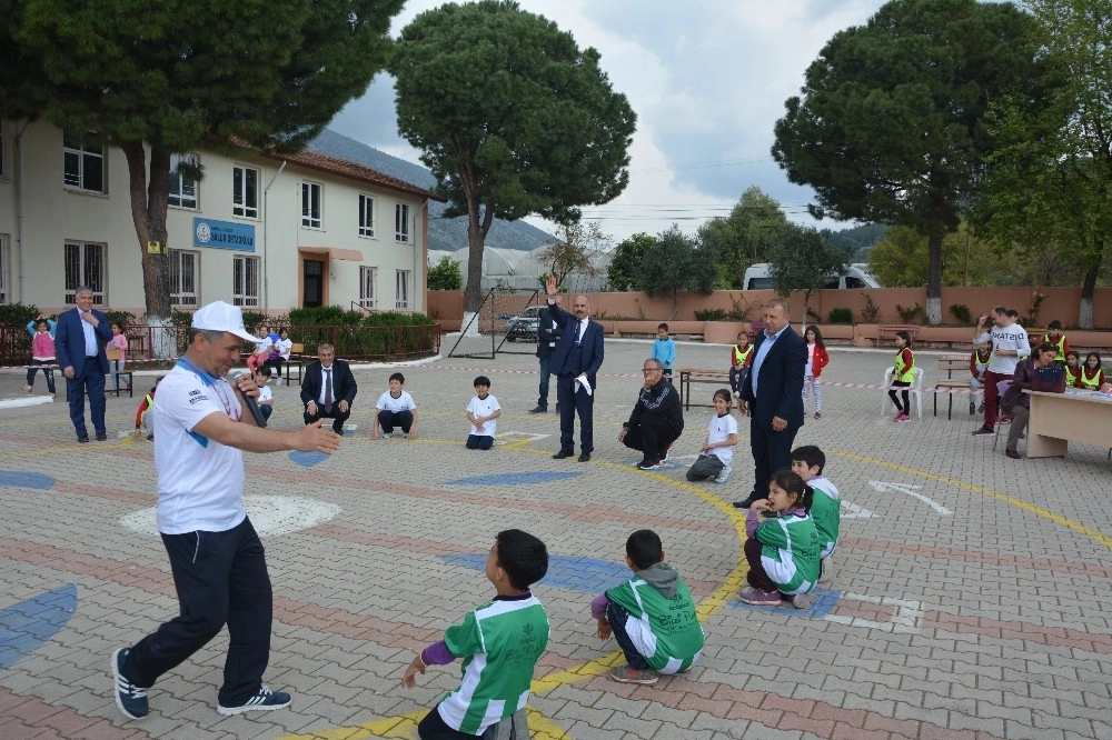 Kumlucada Geleneksel Çocuk Oyunları Şenliği