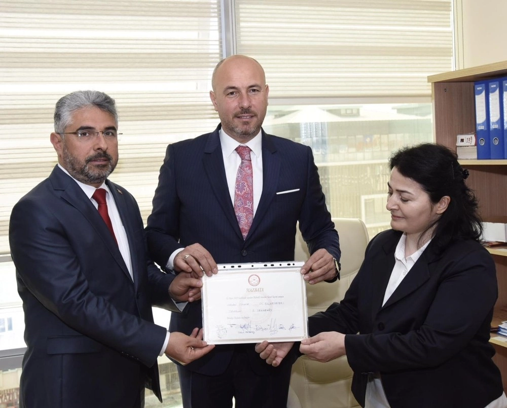 Başkan Hasan Togar Mazbatasını Aldı