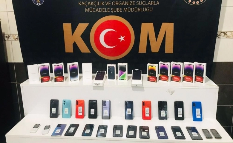 Hatay’da 38 adet kaçak cep telefonu ele geçirildi