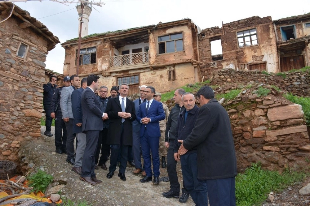 Elazığ Depremi Malatyada Da Hasara Yol Açtı