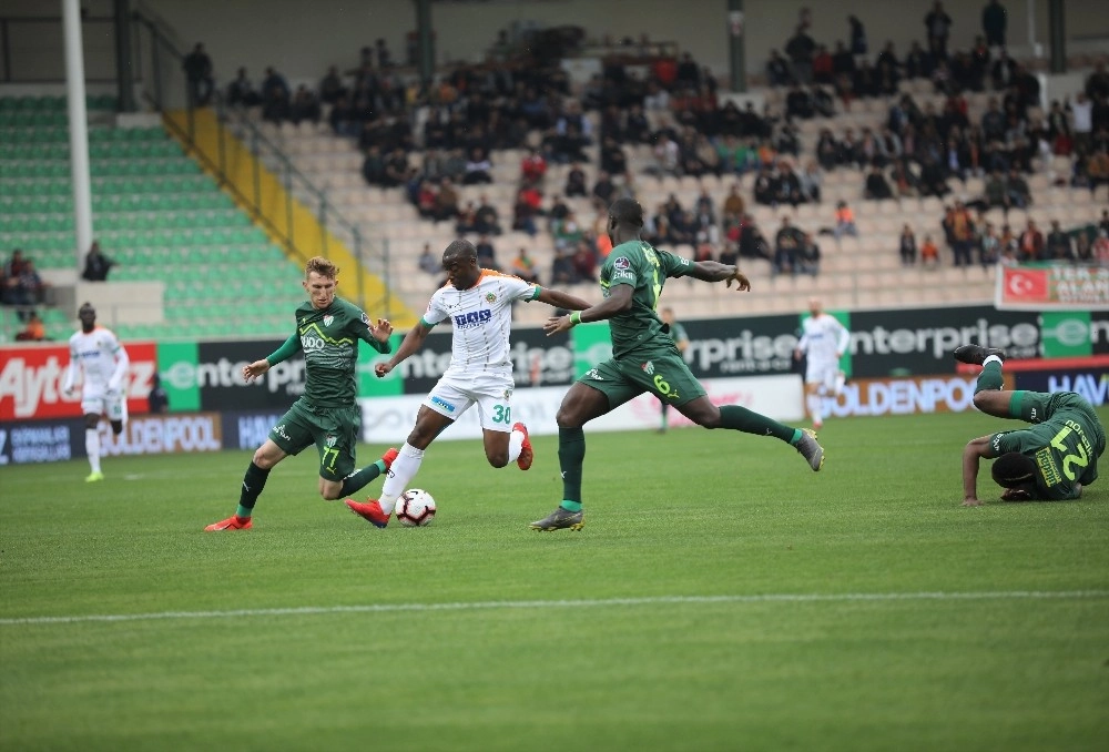 Spor Toto Süper Lig: Aytemiz Alanyaspor: 0 - Bursaspor: 0 (İlk Yarı)