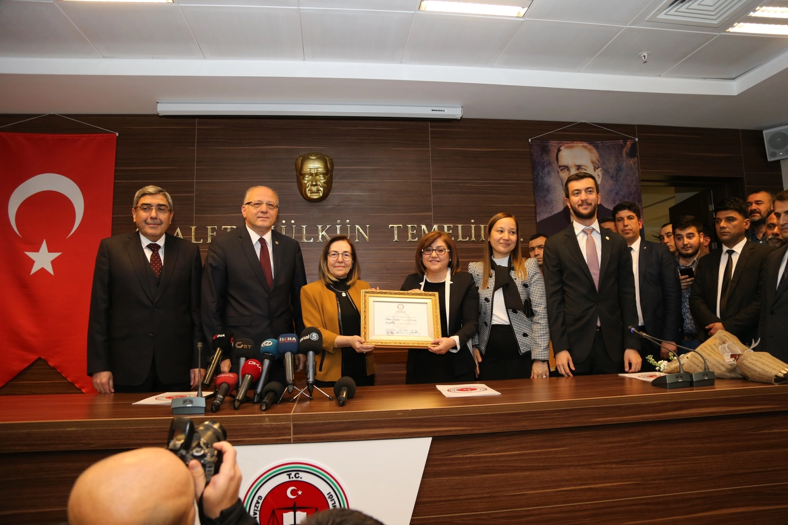 Gaziantep’te Başkan Şahin, mazbatasını aldı, ustalık dönemi başladı